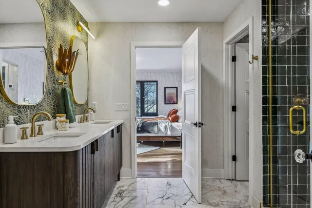 $14,995 | 4637 East Lake Harriet Parkway, Minneapolis, MN 55419