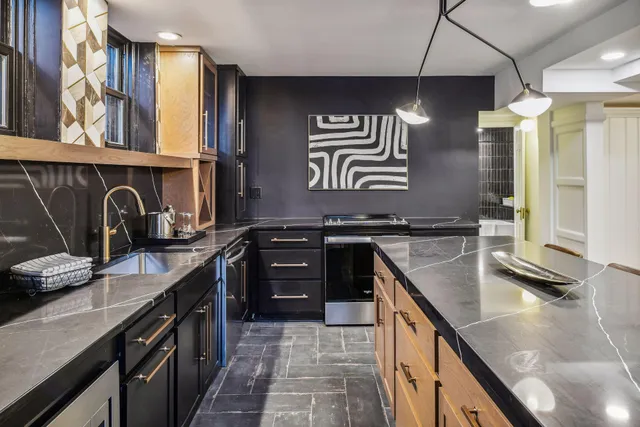 $14,995 | 4637 East Lake Harriet Parkway, Minneapolis, MN 55419