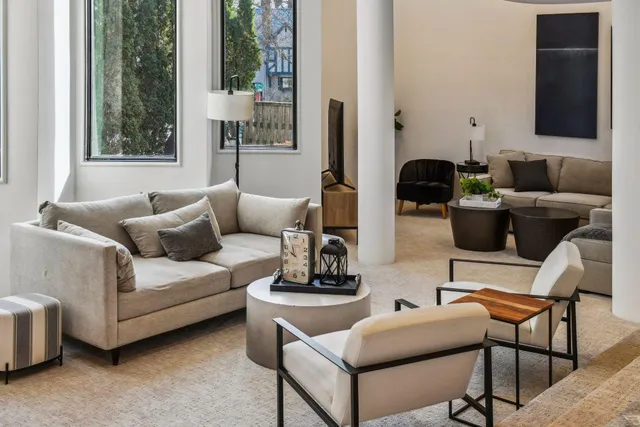 $14,995 | 4637 East Lake Harriet Parkway, Minneapolis, MN 55419