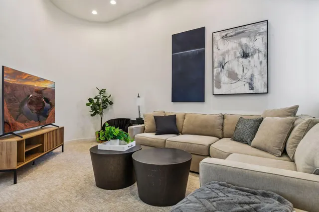 $14,995 | 4637 East Lake Harriet Parkway, Minneapolis, MN 55419