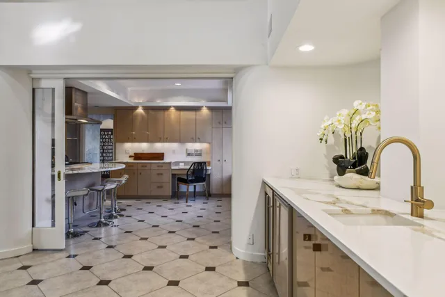 $14,995 | 4637 East Lake Harriet Parkway, Minneapolis, MN 55419