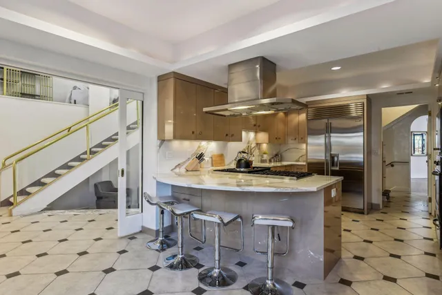 $14,995 | 4637 East Lake Harriet Parkway, Minneapolis, MN 55419