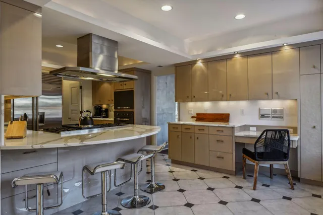 $14,995 | 4637 East Lake Harriet Parkway, Minneapolis, MN 55419