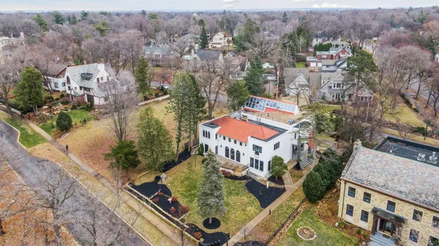 $14,995 | 4637 East Lake Harriet Parkway, Minneapolis, MN 55419