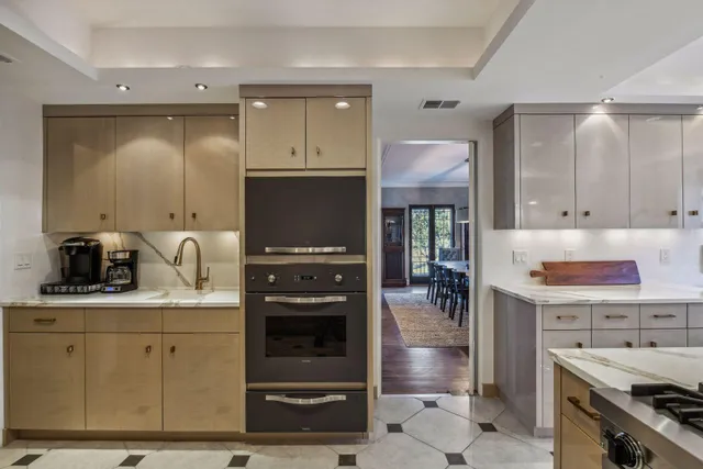 $14,995 | 4637 East Lake Harriet Parkway, Minneapolis, MN 55419