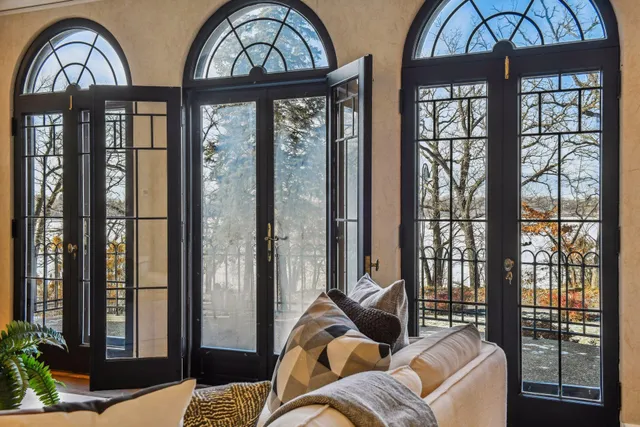 $14,995 | 4637 East Lake Harriet Parkway, Minneapolis, MN 55419