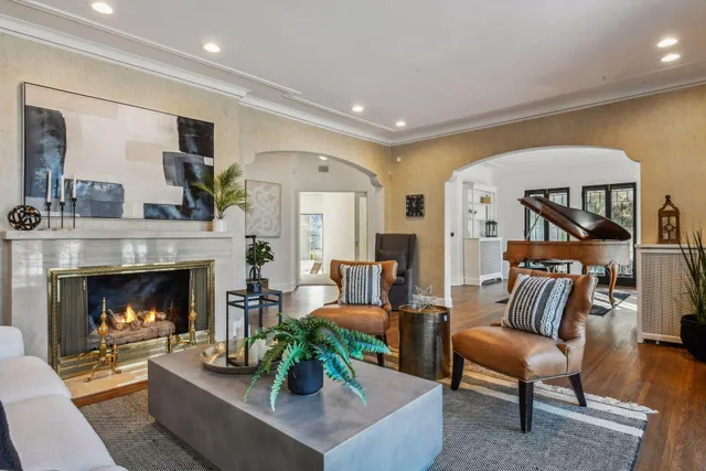 $14,995 | 4637 East Lake Harriet Parkway, Minneapolis, MN 55419