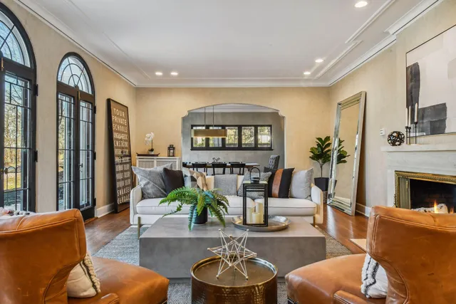 $14,995 | 4637 East Lake Harriet Parkway, Minneapolis, MN 55419