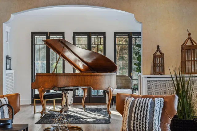 $14,995 | 4637 East Lake Harriet Parkway, Minneapolis, MN 55419