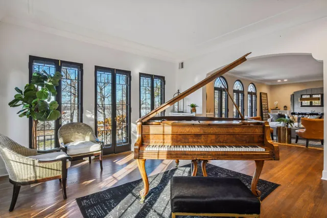 $14,995 | 4637 East Lake Harriet Parkway, Minneapolis, MN 55419