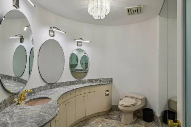 $14,995 | 4637 East Lake Harriet Parkway, Minneapolis, MN 55419