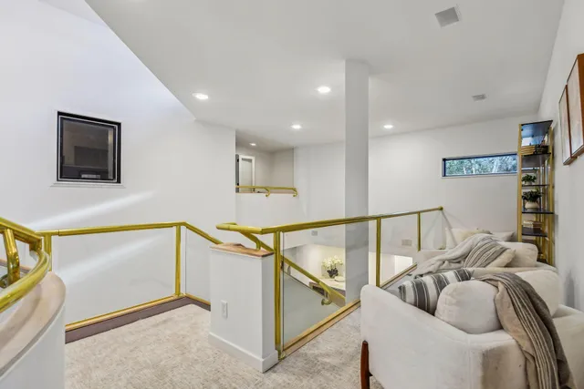 $14,995 | 4637 East Lake Harriet Parkway, Minneapolis, MN 55419