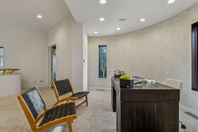 $14,995 | 4637 East Lake Harriet Parkway, Minneapolis, MN 55419