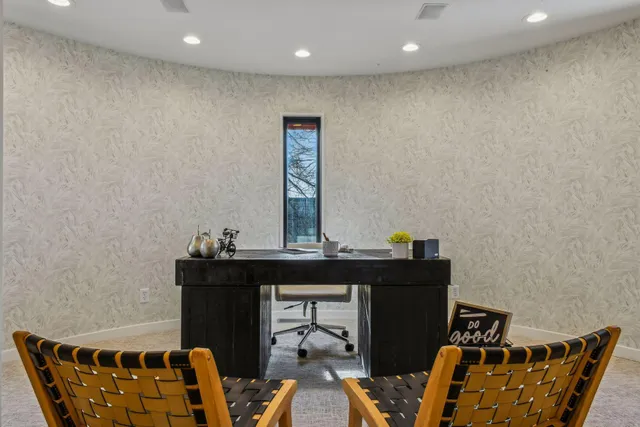 $14,995 | 4637 East Lake Harriet Parkway, Minneapolis, MN 55419