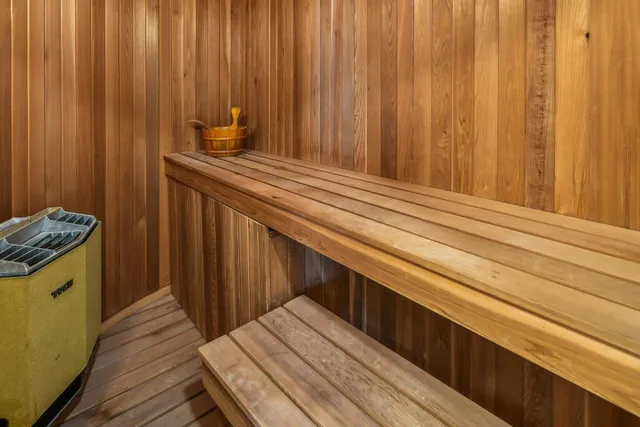 $14,995 | 4637 East Lake Harriet Parkway, Minneapolis, MN 55419