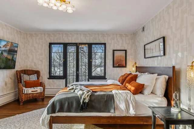 $14,995 | 4637 East Lake Harriet Parkway, Minneapolis, MN 55419