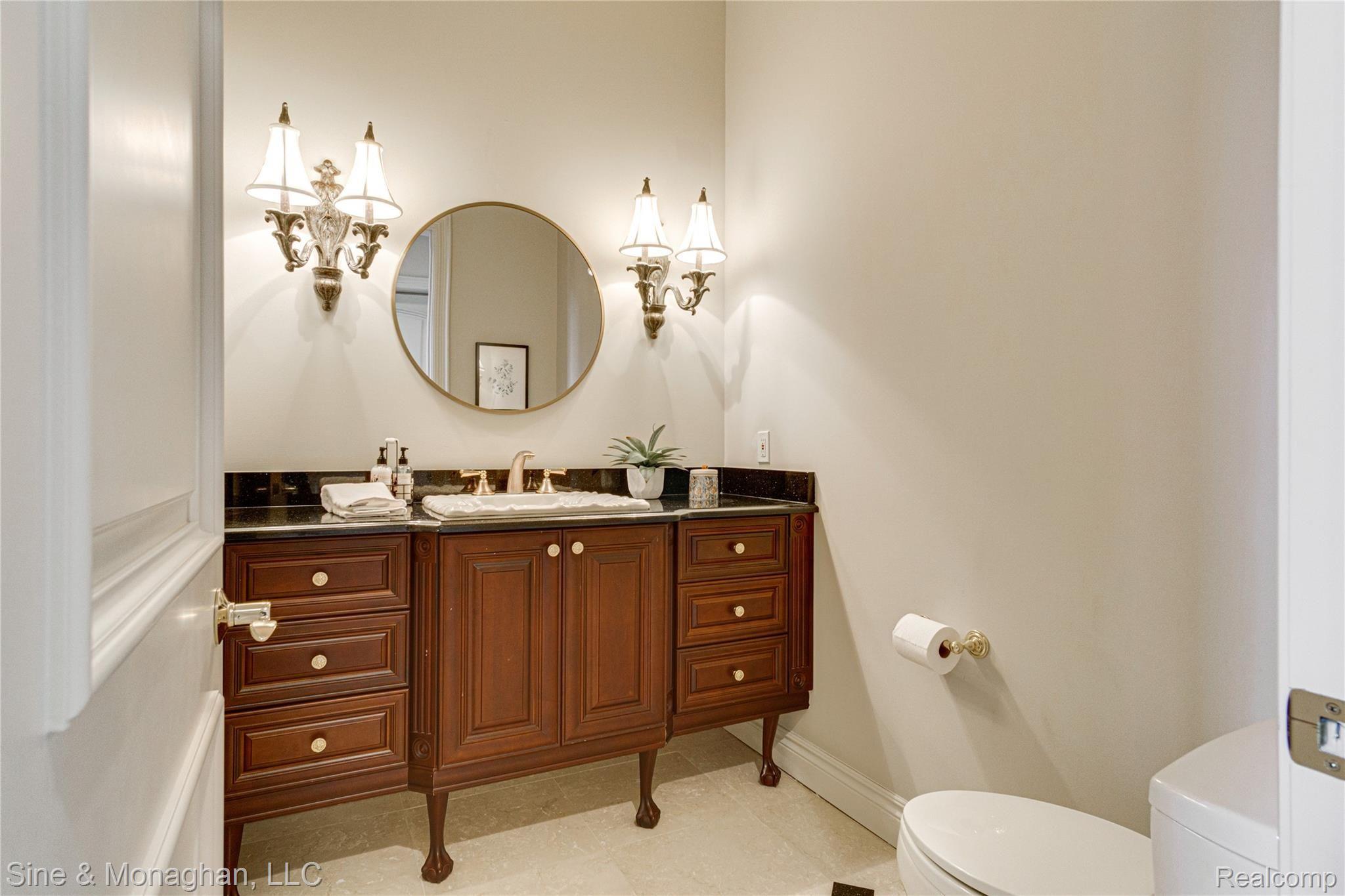 45 Roslyn Road Grosse Pointe, MI 48236 - Photo 31 of 88 Interiors (15 of 109).jpg