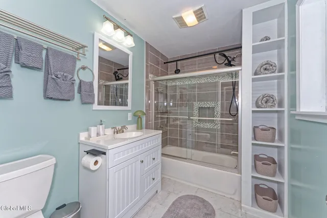 $335,000 | 35 Pinewood Way, Argyle, NY 12809