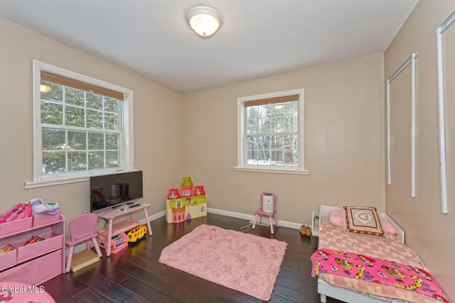 $335,000 | 35 Pinewood Way, Argyle, NY 12809