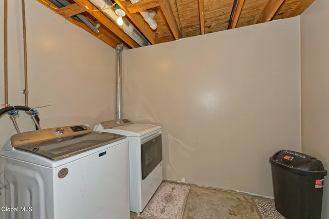 $335,000 | 35 Pinewood Way, Argyle, NY 12809