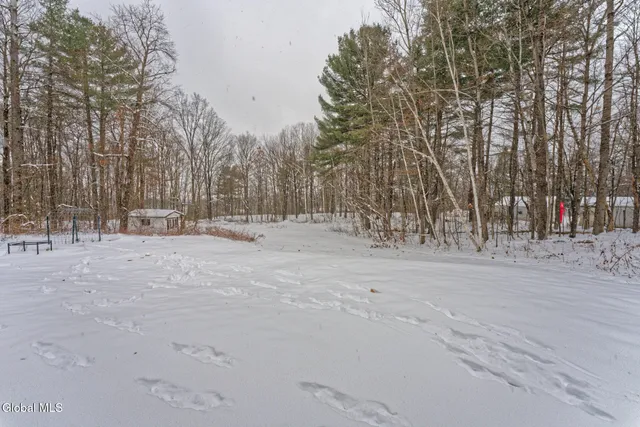 $335,000 | 35 Pinewood Way, Argyle, NY 12809