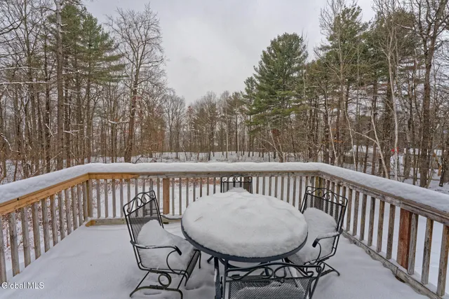 $335,000 | 35 Pinewood Way, Argyle, NY 12809