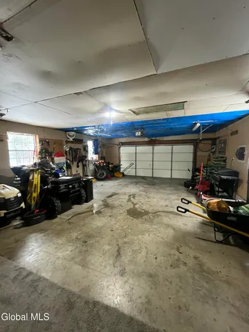 $335,000 | 35 Pinewood Way, Argyle, NY 12809