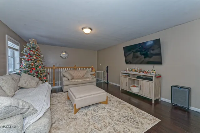 $335,000 | 35 Pinewood Way, Argyle, NY 12809