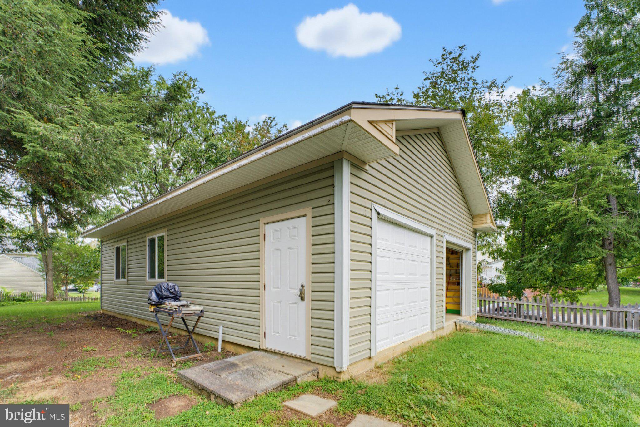 6342 Meriwether Lane Springfield, VA 22150 - Photo 37 of 48 Gallery Image 37
