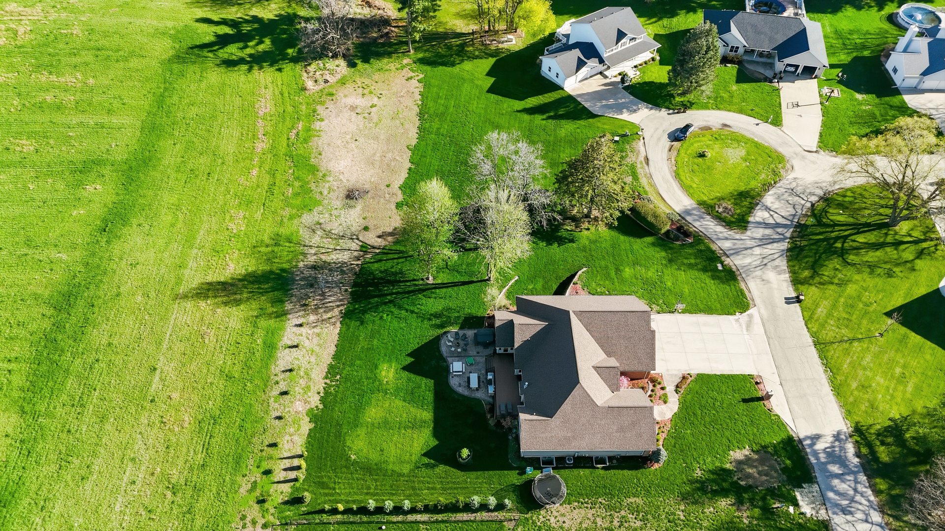 918 Melody Hills Fulton, IL 61252 - Photo 41 of 43 an aerial view of a house with a garden