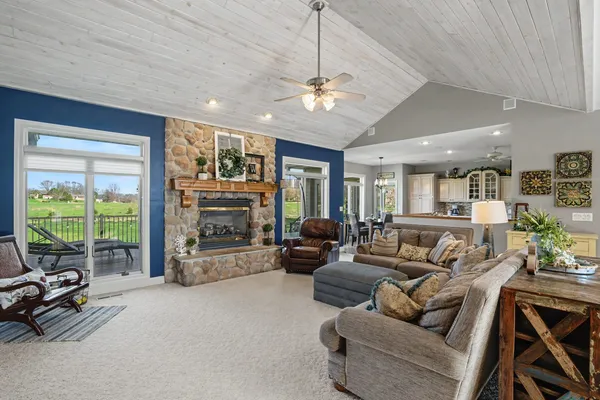 $629,900 | 918 Melody Hills, Fulton, IL 61252