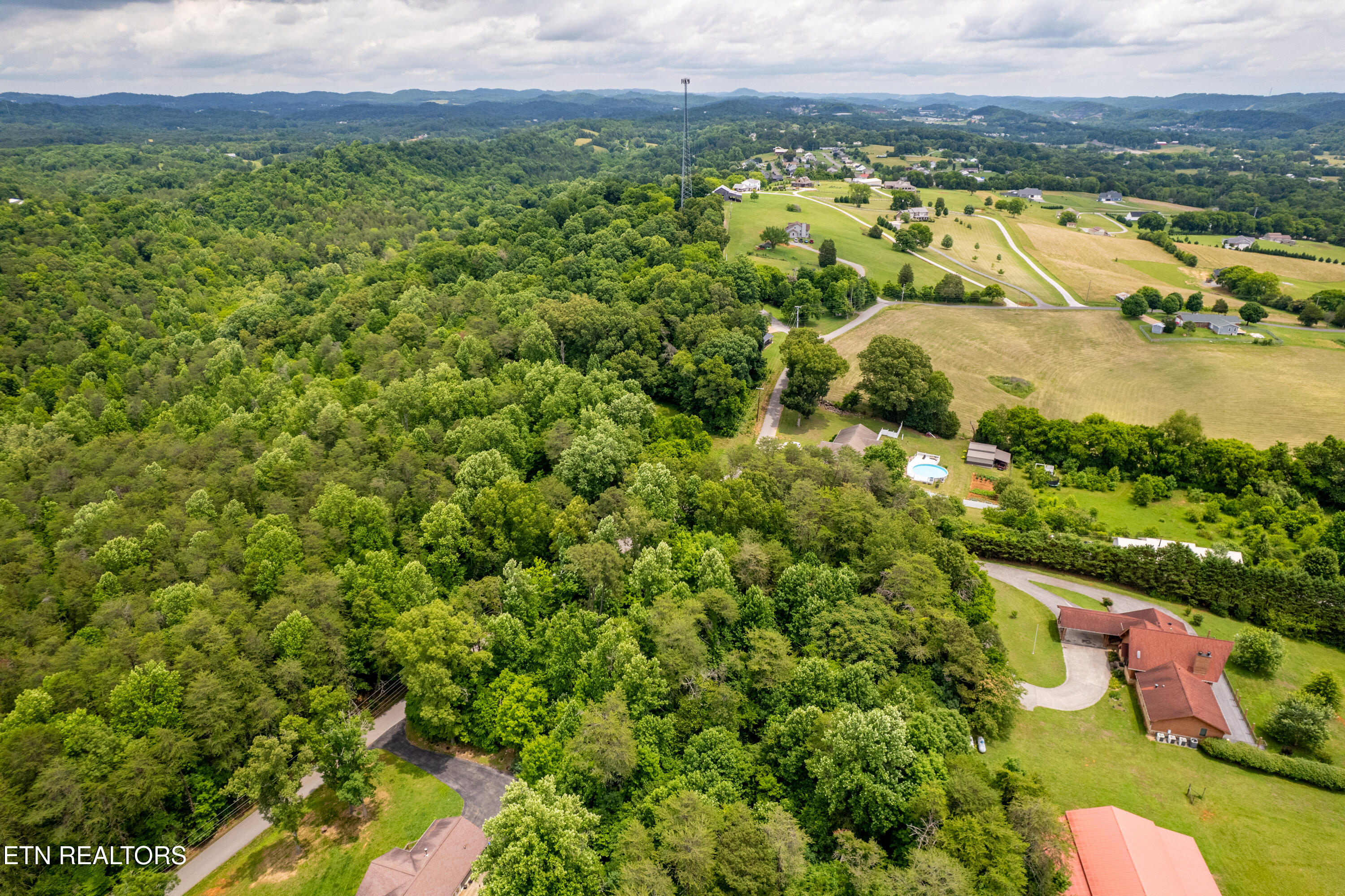 2353 Dave Smith Road Kodak, TN 37764 - Photo 12 of 15 2353DaveSmithRd-16