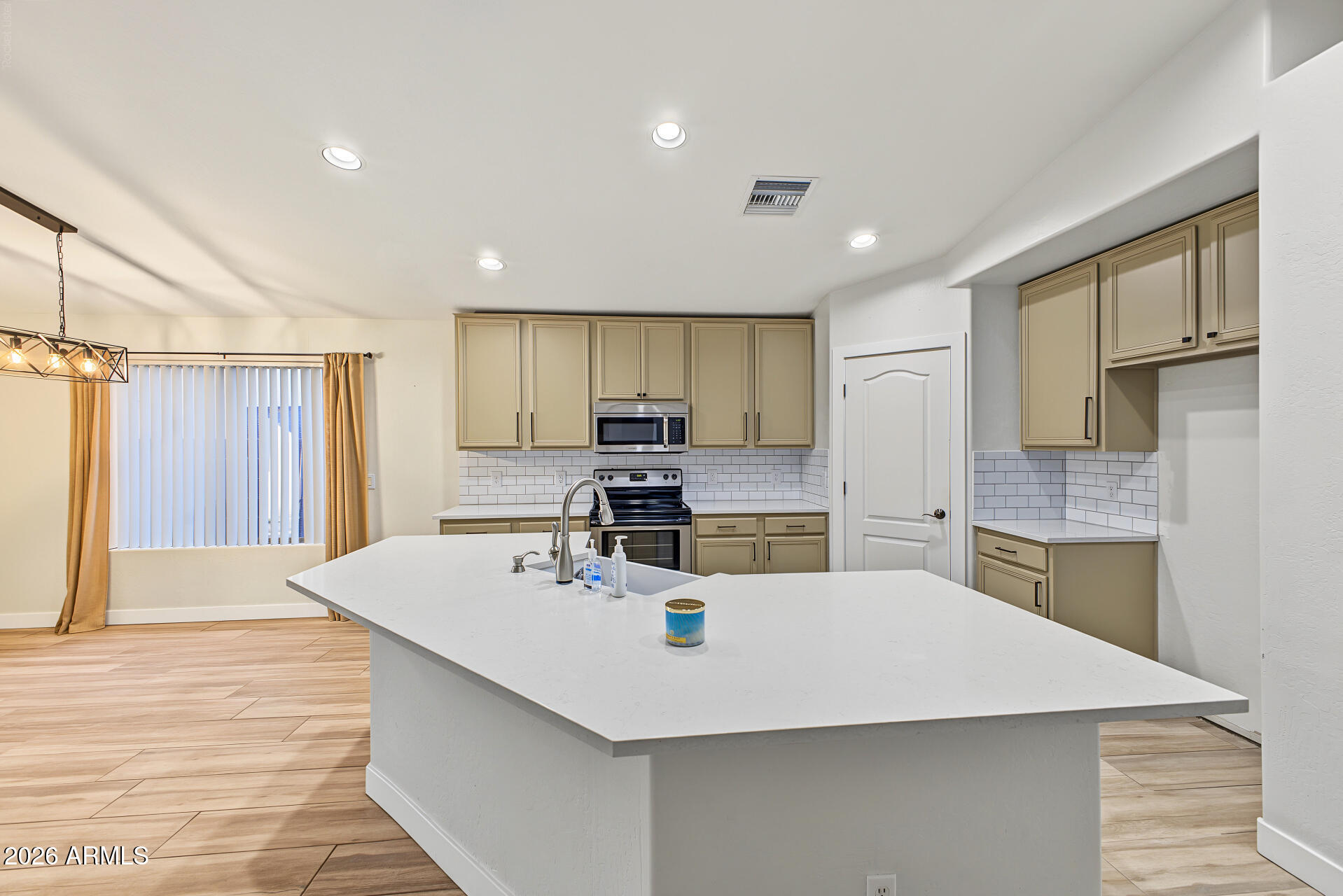 2521 West Darrel Road Phoenix, AZ 85041 - Photo 10 of 43 12-Darrel