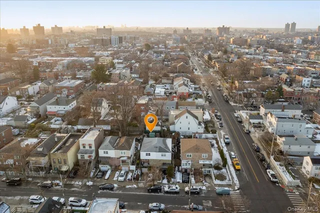 $695,000 | 2761 Hering Avenue | Laconia