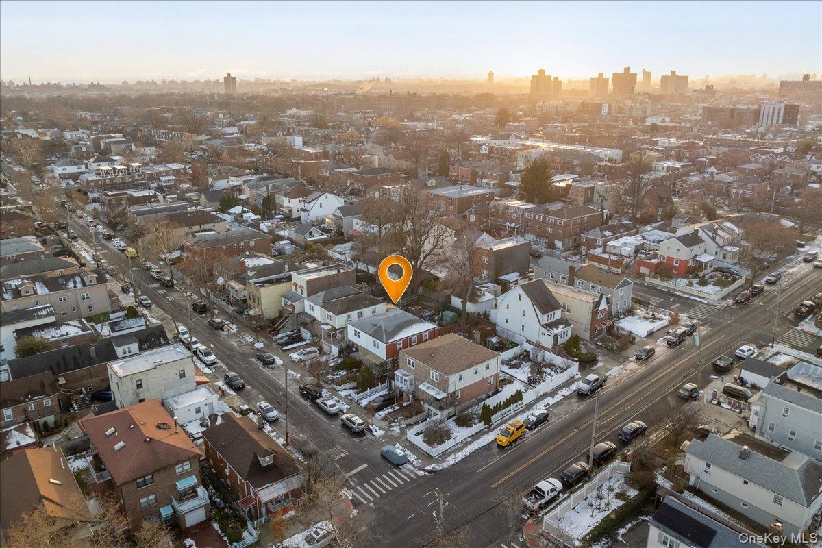 2761 Hering Avenue Bronx, NY 10469 - Photo 24 of 29 View of property location with nearby urban area