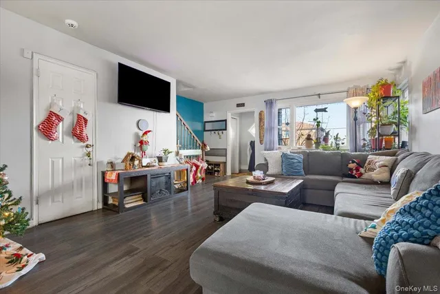 $695,000 | 2761 Hering Avenue | Laconia