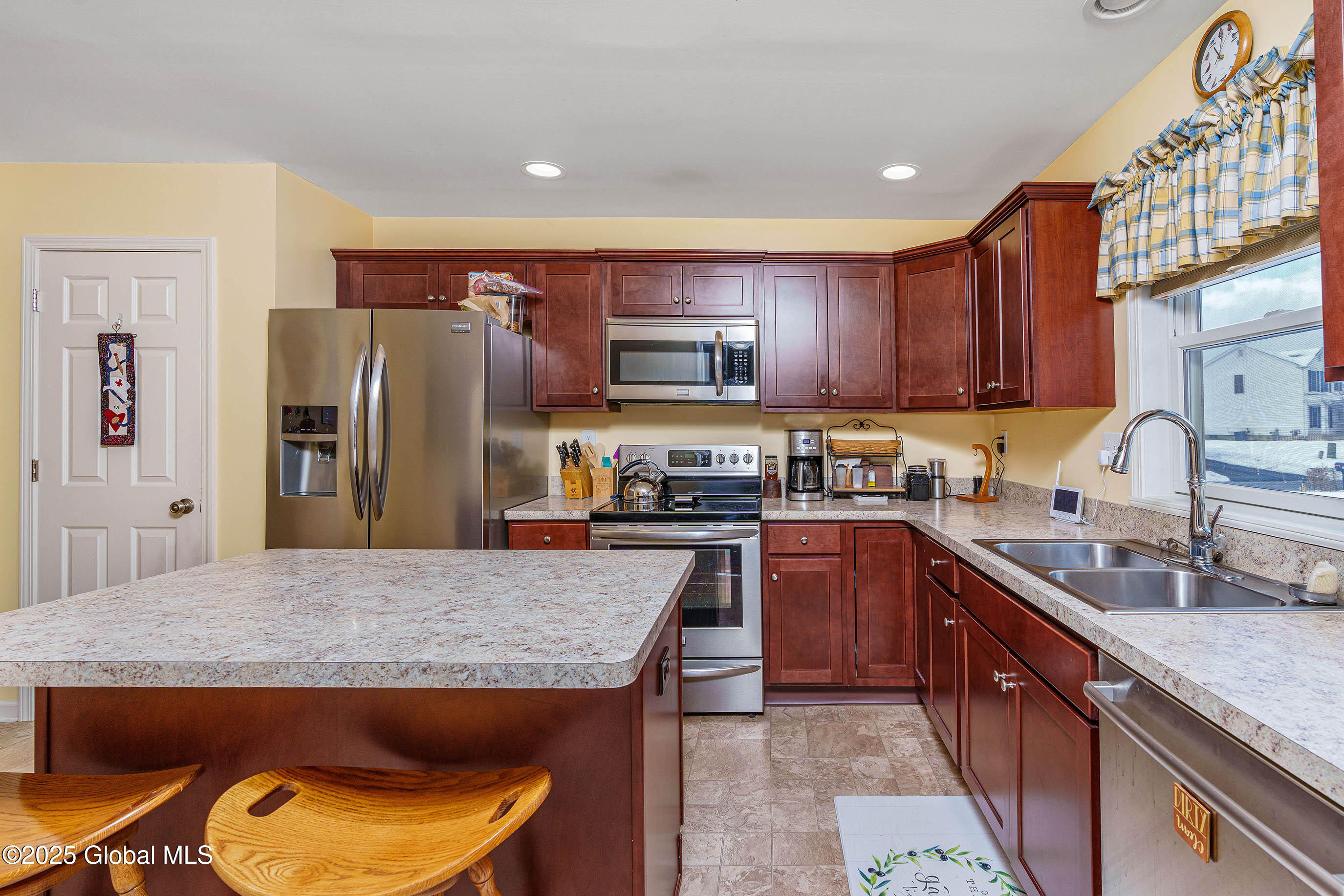 24 Trotter Road Bethlehem, NY 12158 - Photo 10 of 35 015-24-Trotter-Rd