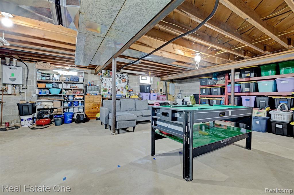 327 Coats Road Lake Orion, MI 48362 - Photo 41 of 62 Gallery Image 41
