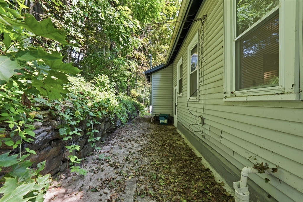 14 St Elmo Road Worcester, MA 01602 - Photo 31 of 39 Gallery Image 31