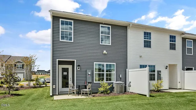 a front view of house with yard