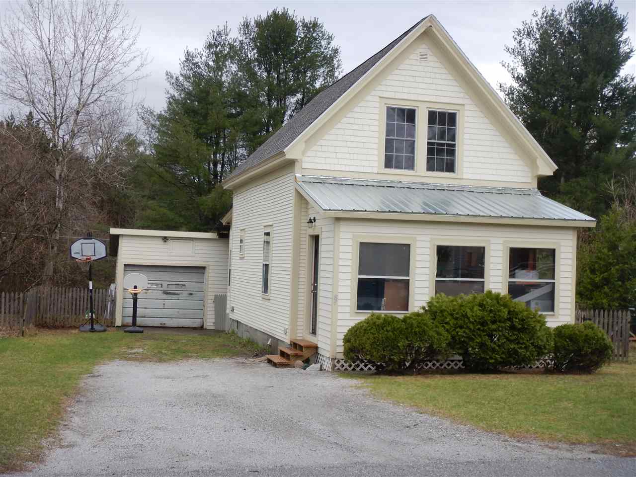 87 School Street Sheldon, VT 05483 - Photo 1 of 34 Gallery Image 1