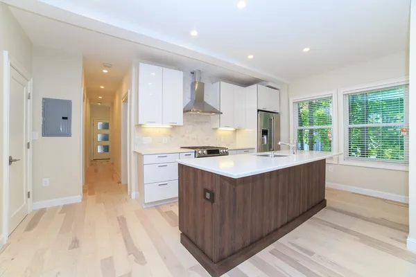 $4,400 | 189 I Street, Unit 1, Boston, MA 02127
