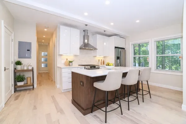 $4,400 | 189 I Street, Unit 1, Boston, MA 02127