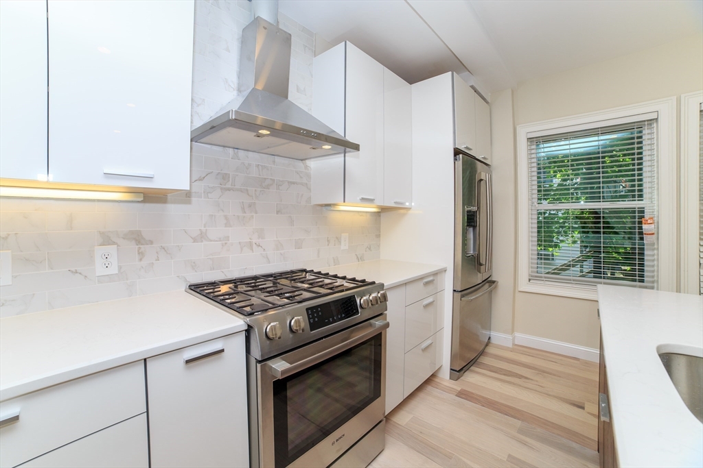 189 I Street, Unit 1 Boston, MA 02127 - Photo 3 of 11