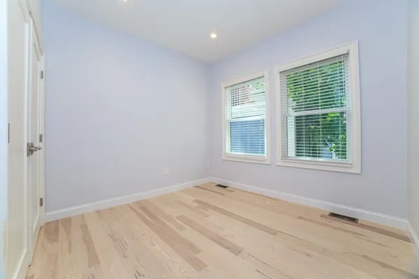 $4,400 | 189 I Street, Unit 1, Boston, MA 02127