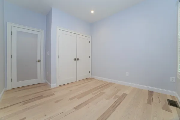 $4,400 | 189 I Street, Unit 1, Boston, MA 02127