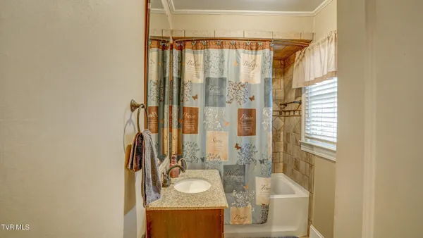 $279,900 | 235 South Mohawk Drive, Erwin, TN 37650
