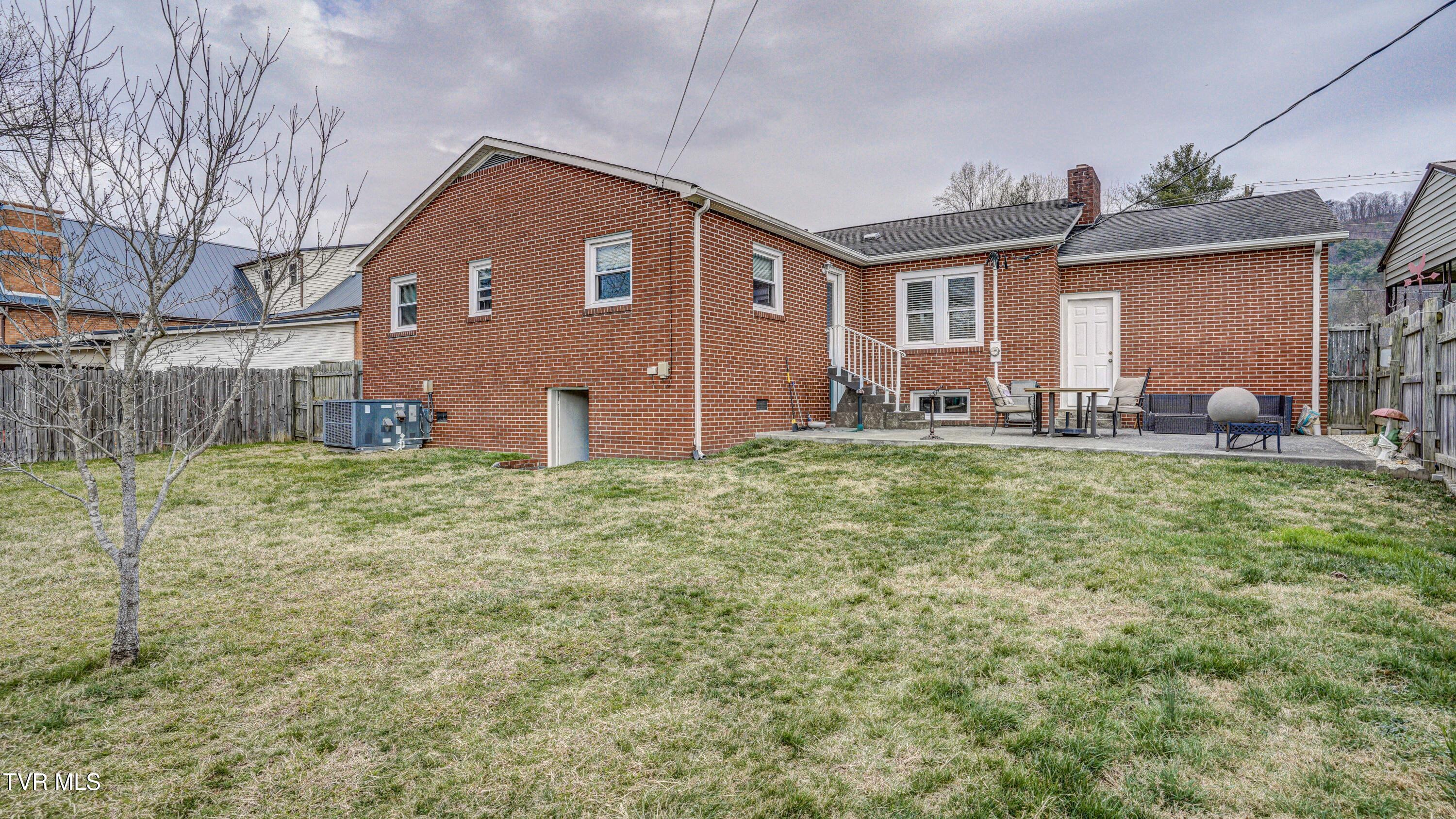 235 South Mohawk Drive Erwin, TN 37650 - Photo 4 of 50 _DSC0844_5_6_7_8
