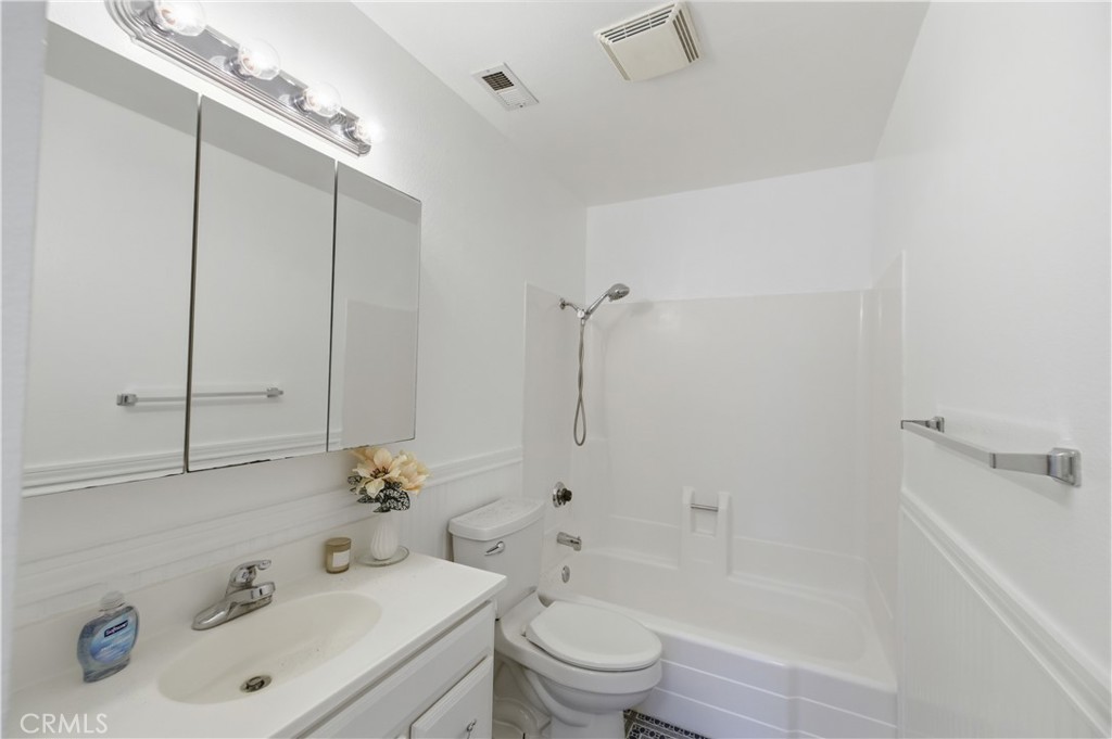 7035 Batavia Way Riverside, CA 92503 - Photo 15 of 26