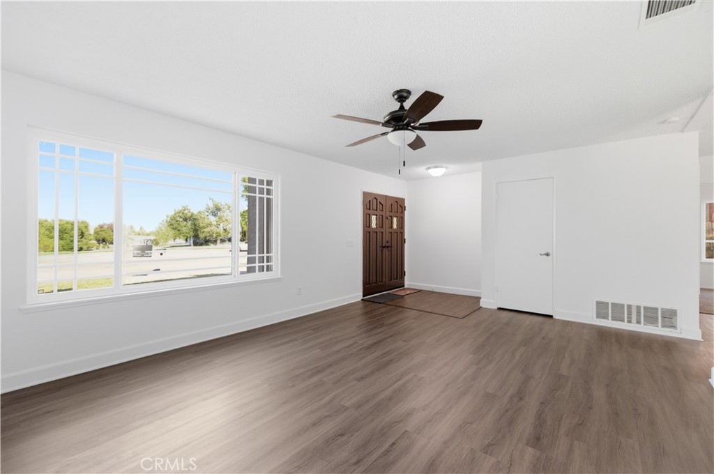 7035 Batavia Way Riverside, CA 92503 - Photo 2 of 26